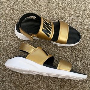 Nike Women’s Tanjun Sandals